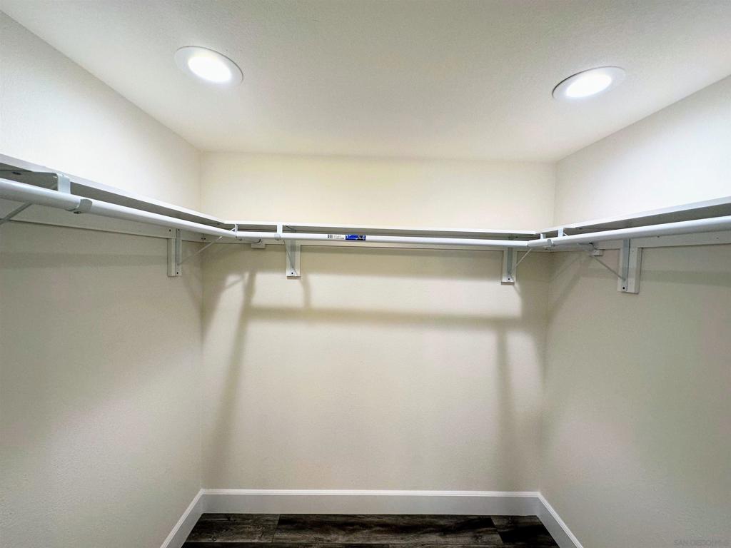 426 Sloane Ave Property Photo 16