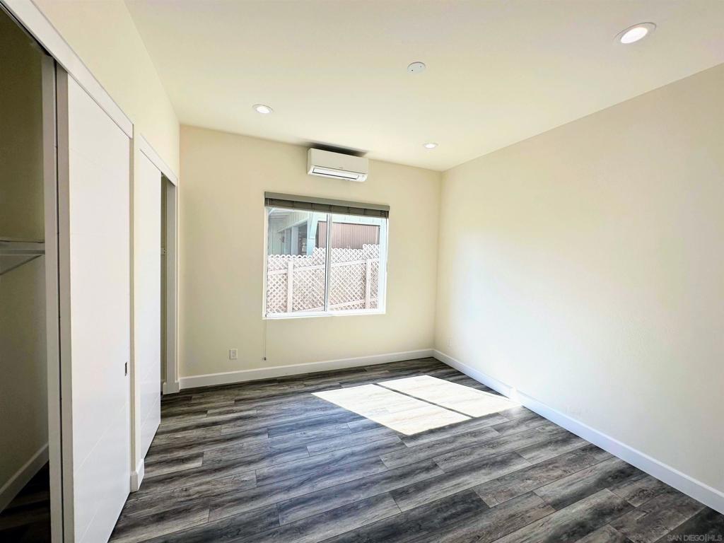 426 Sloane Ave Property Photo 17