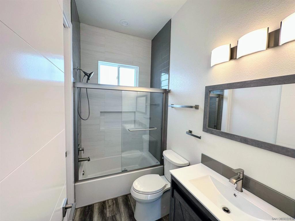 426 Sloane Ave Property Photo 18