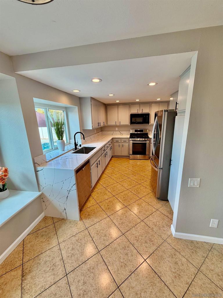 28955 Via Marsala Property Photo 7