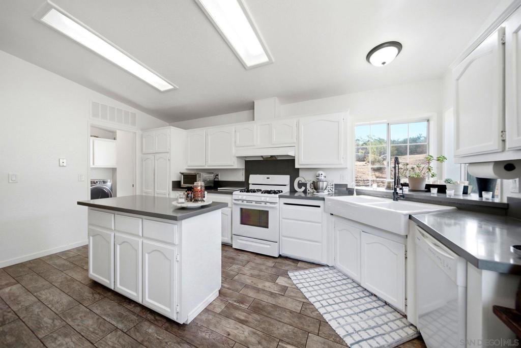 20855 Cinnamon Dr Property Photo 14