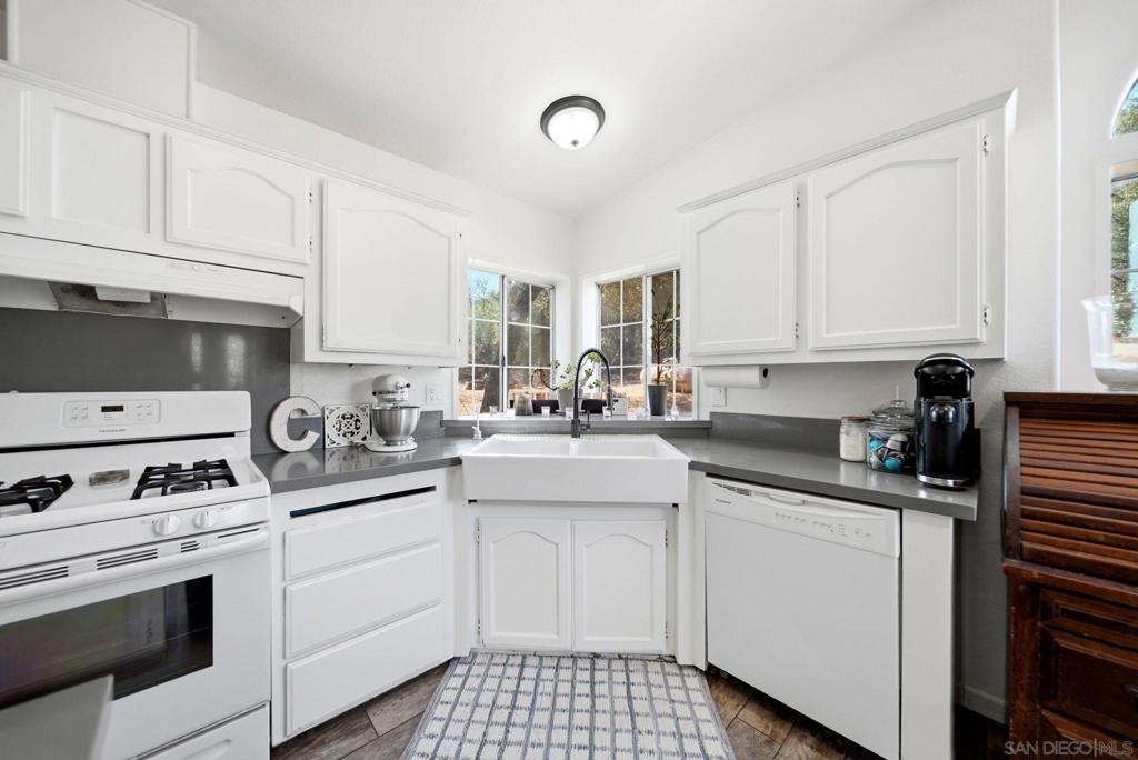 20855 Cinnamon Dr Property Photo 15