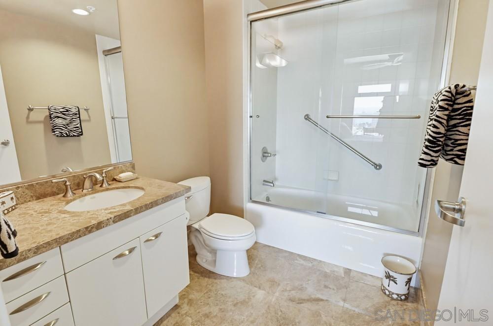 645 Front Street 1806 Property Photo 23