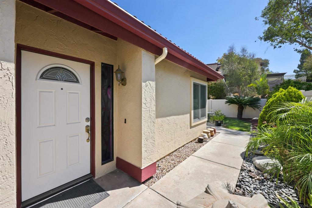 16037 Blazewood Way Property Photo 2
