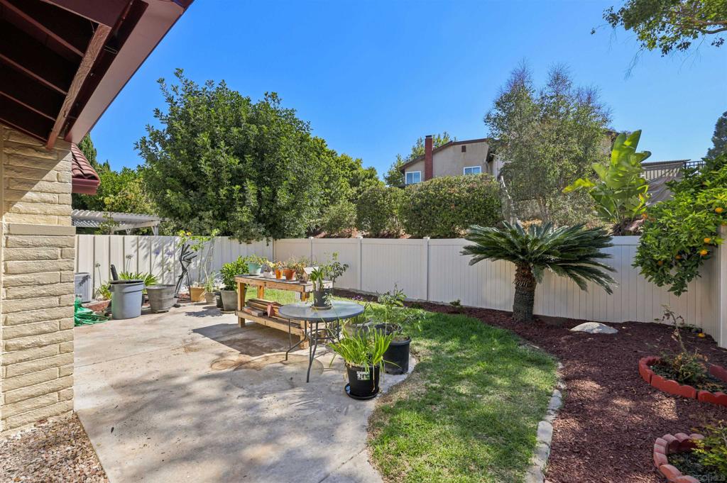 16037 Blazewood Way Property Photo 19