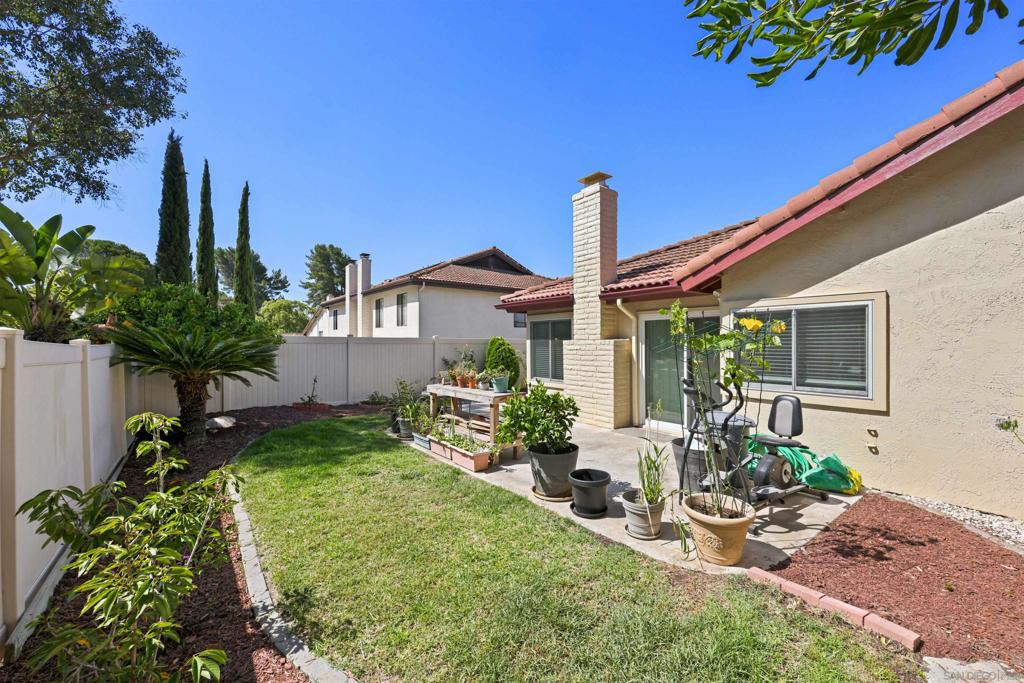 16037 Blazewood Way Property Photo 20
