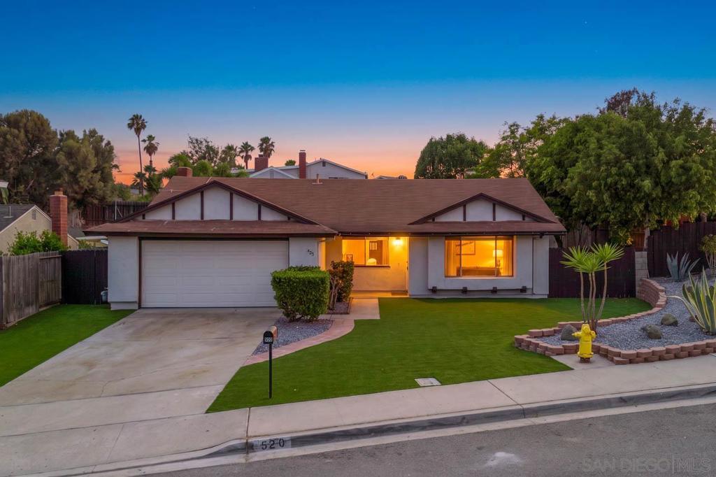 520 La Barca St Property Photo 1