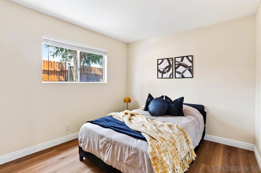 520 La Barca St Property Photo 18