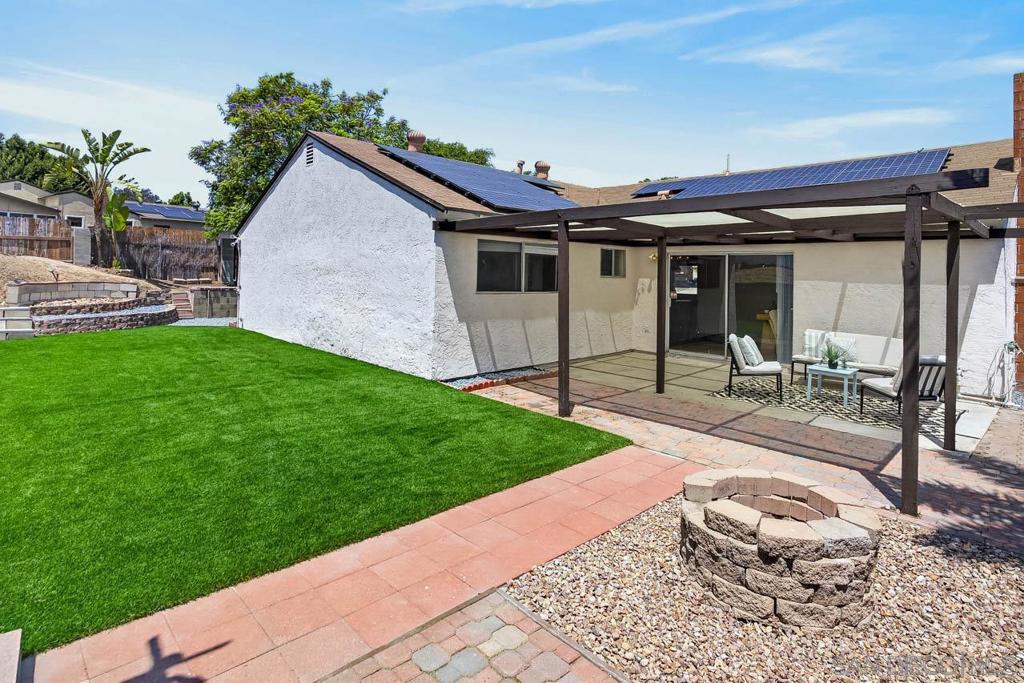 520 La Barca St Property Photo 32