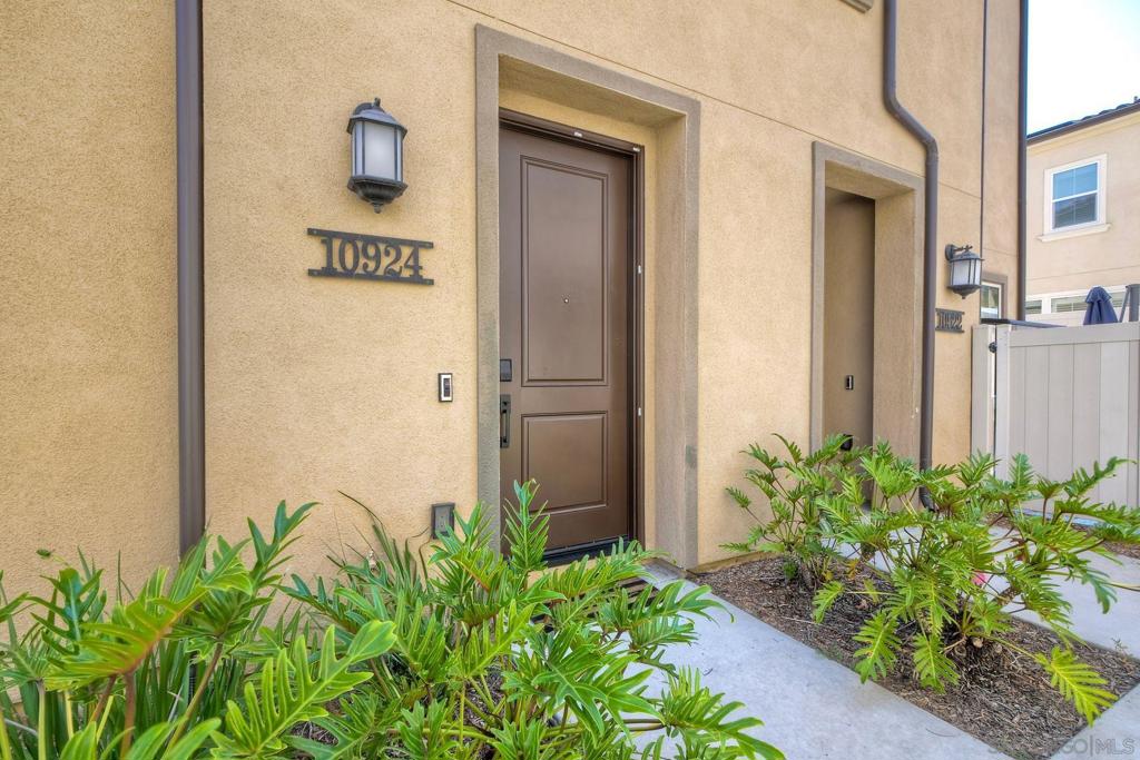 10924 Jericho Way Property Photo 5