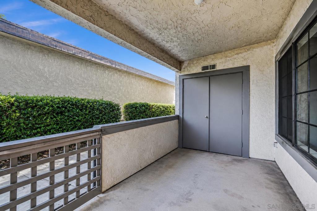 8608 Arminda Cir 43 Property Photo 8