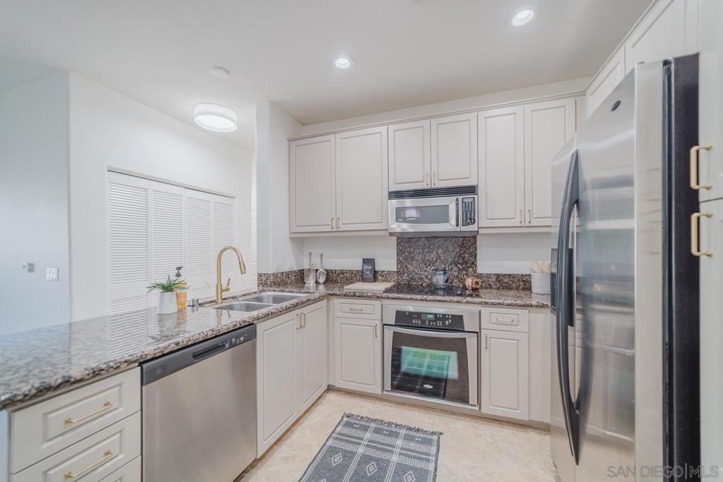 3877 Pell 113 Property Photo 4