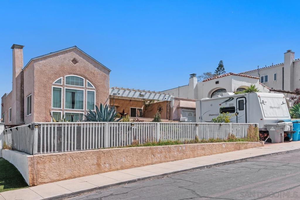 2881 Kalmia Property Photo