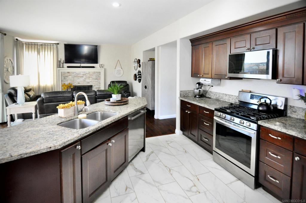 5005 Caspian Property Photo 20