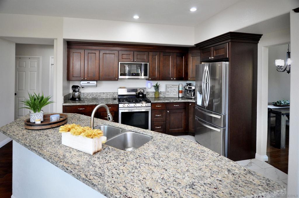 5005 Caspian Property Photo 21