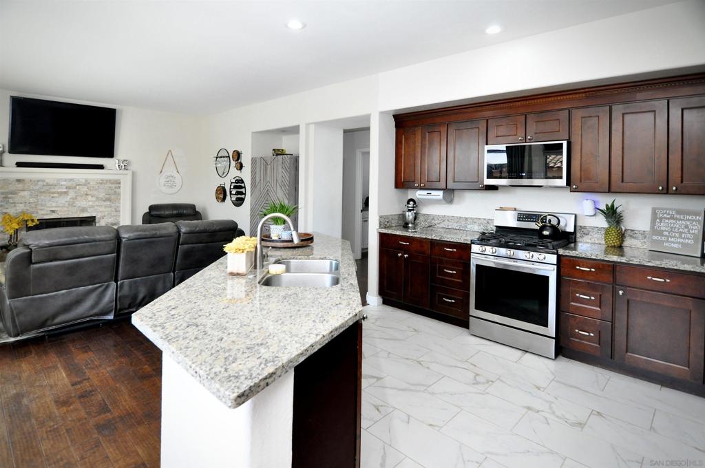 5005 Caspian Property Photo 22