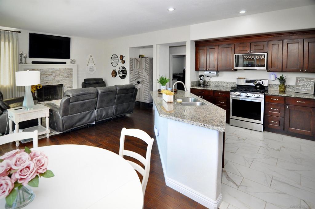5005 Caspian Property Photo 25