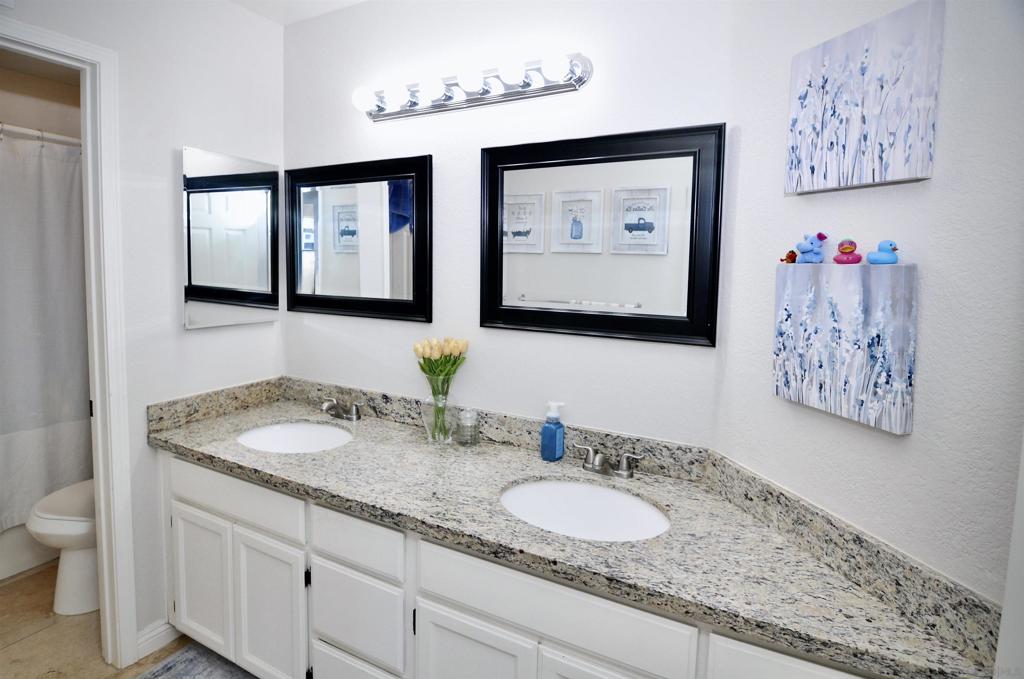 5005 Caspian Property Photo 34
