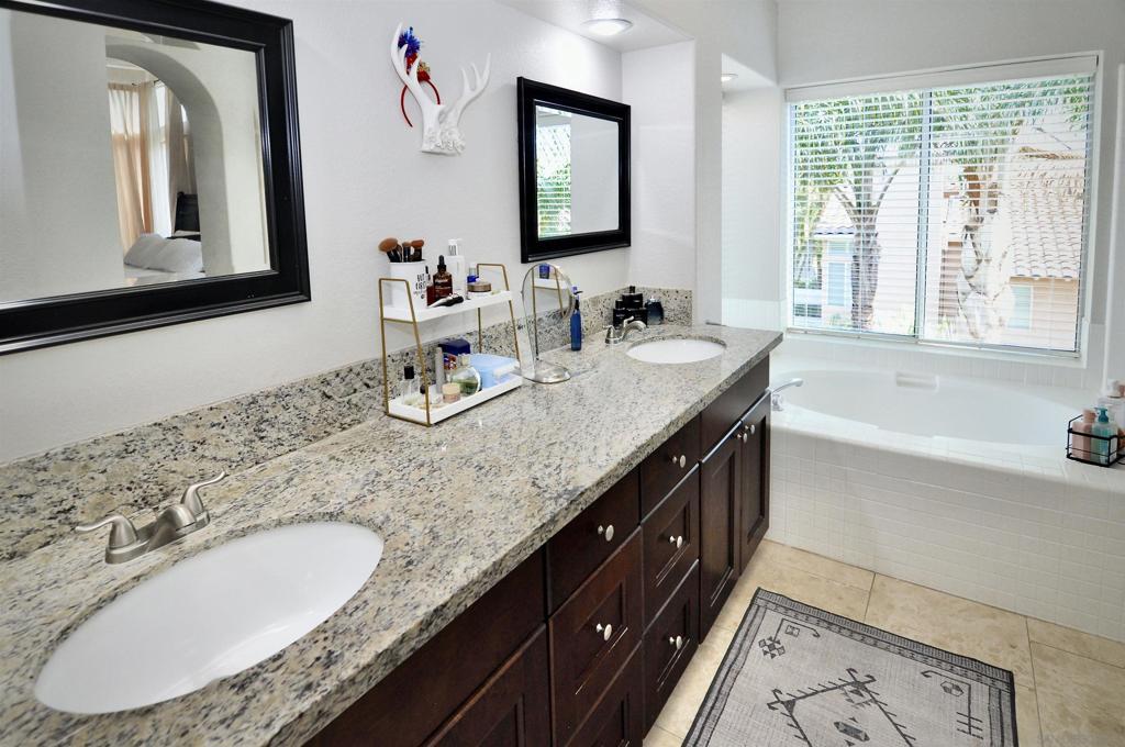 5005 Caspian Property Photo 45