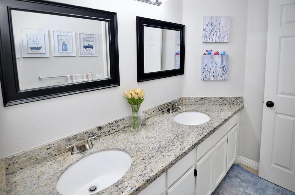 5005 Caspian Property Photo 46