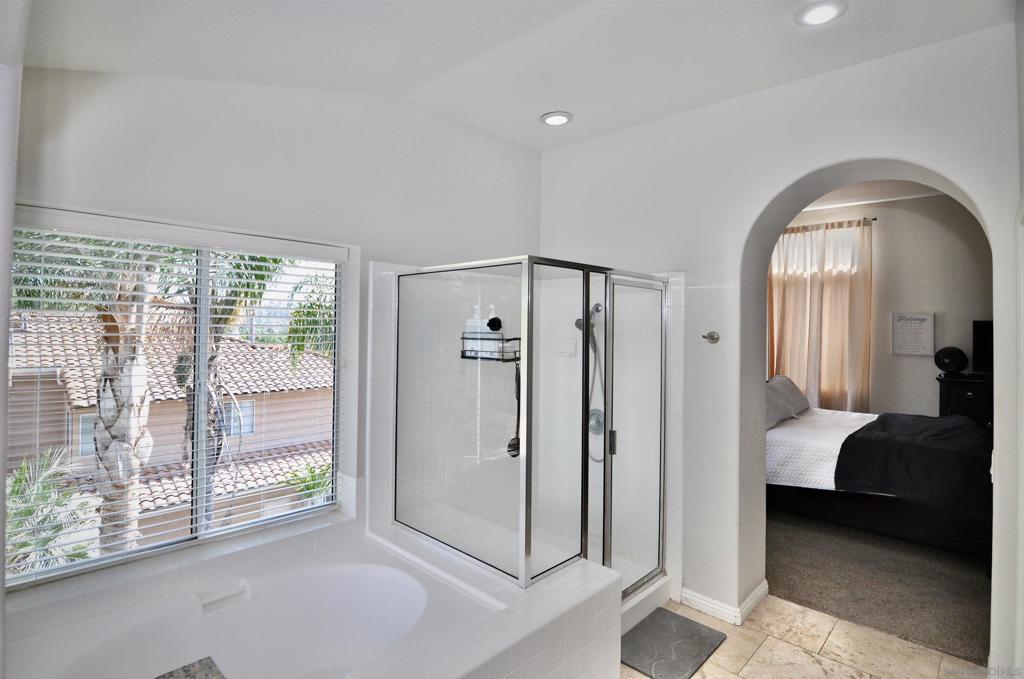 5005 Caspian Property Photo 47