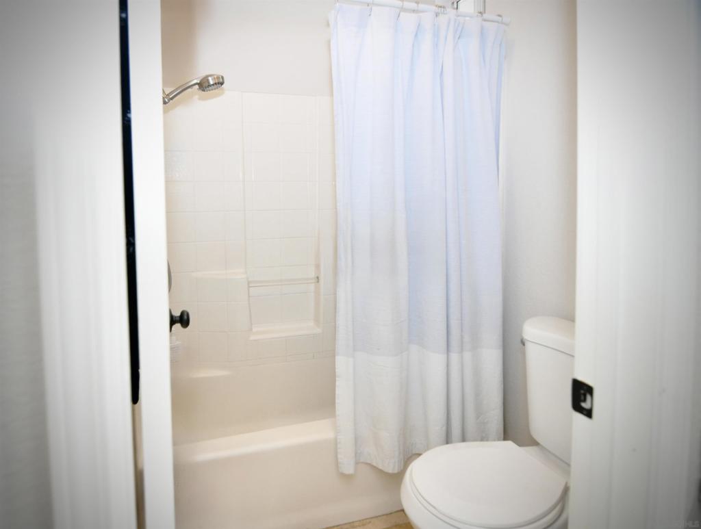 5005 Caspian Property Photo 54