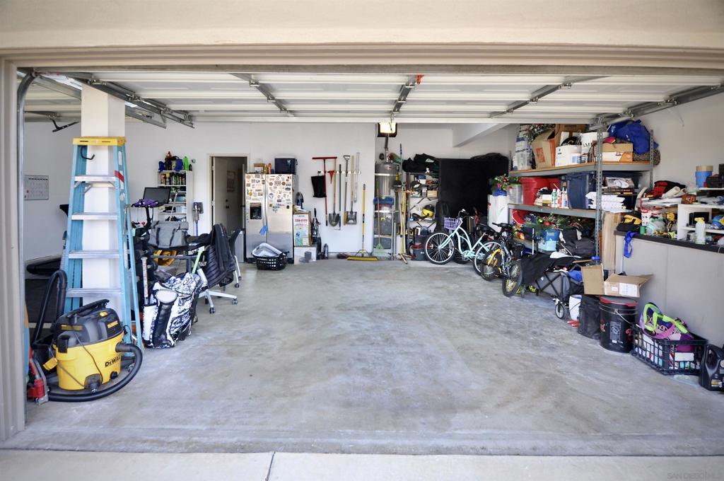 5005 Caspian Property Photo 59