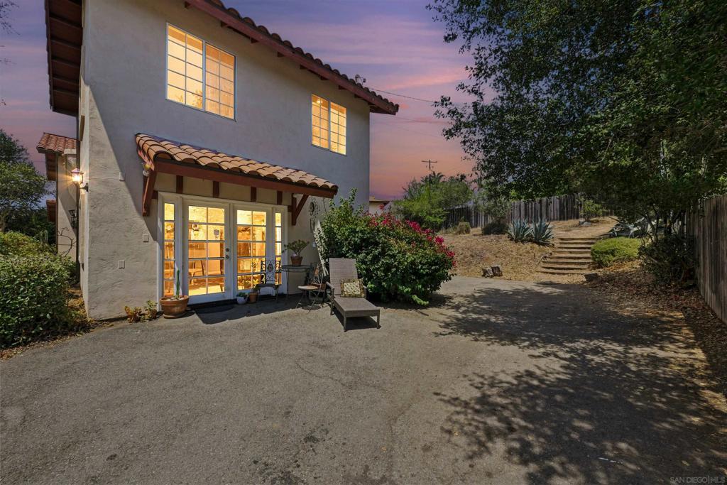 2744 Felicita Property Photo 22