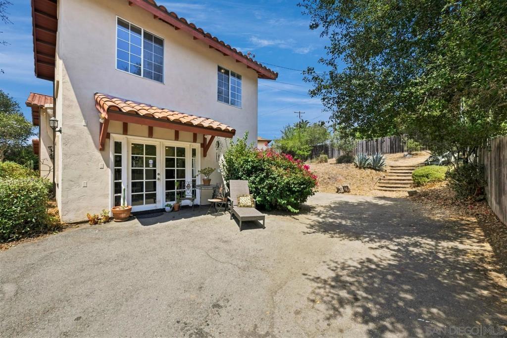 2744 Felicita Property Photo 23