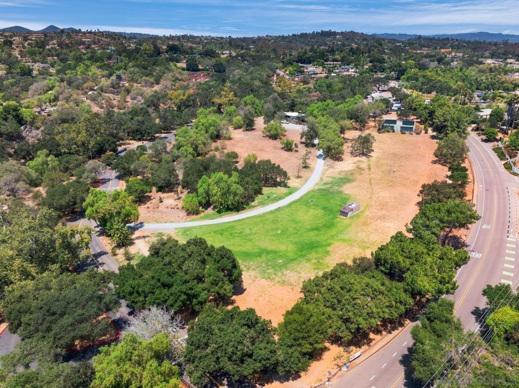 2744 Felicita Property Photo 31