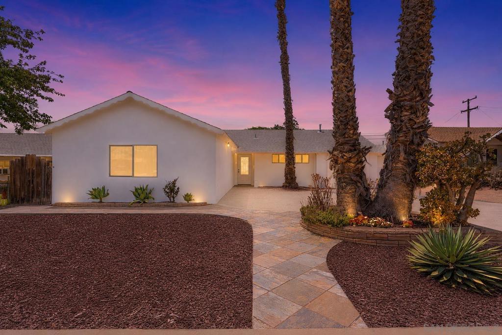 1238 Tangerine Property Photo 1