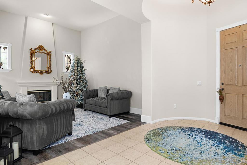2340 Douglaston Glen Property Photo 27