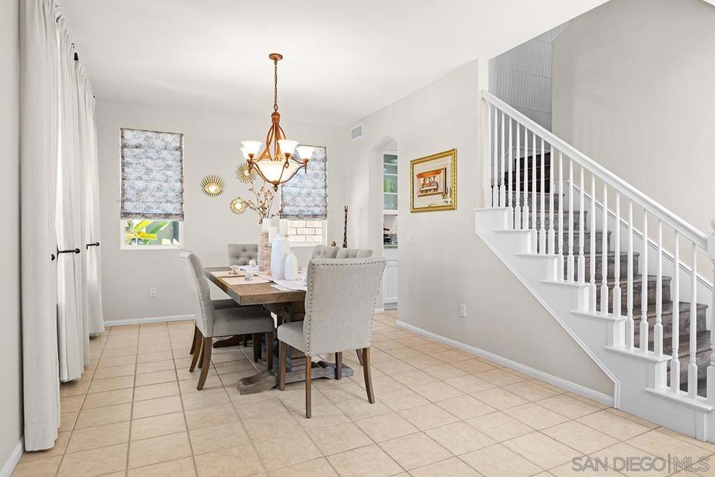 2340 Douglaston Glen Property Photo 28