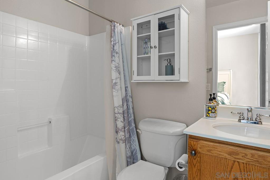 2340 Douglaston Glen Property Photo 38