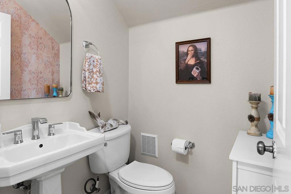 2340 Douglaston Glen Property Photo 42