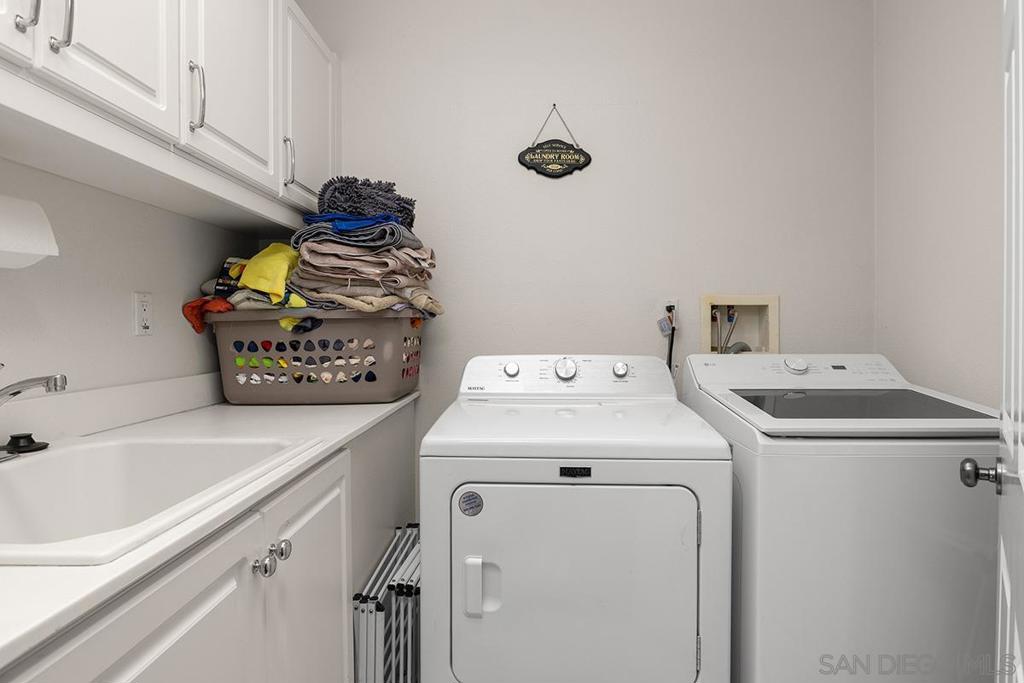 2340 Douglaston Glen Property Photo 43