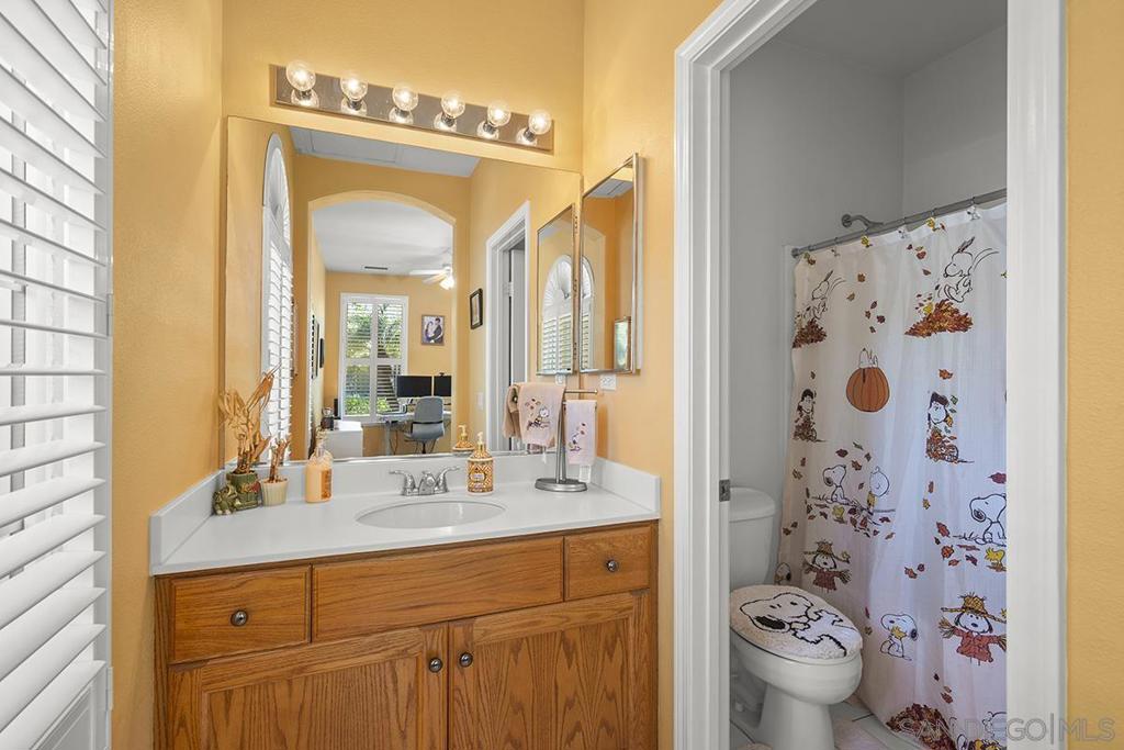 2340 Douglaston Glen Property Photo 48