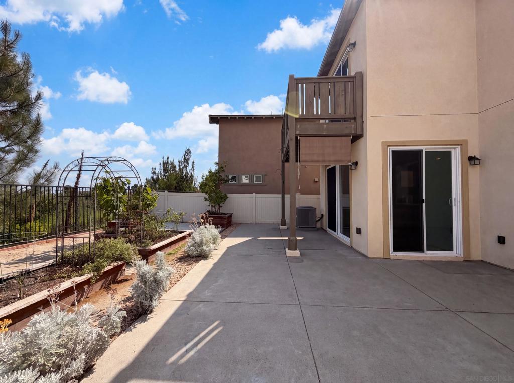 1242 Via Candelas Property Photo 29