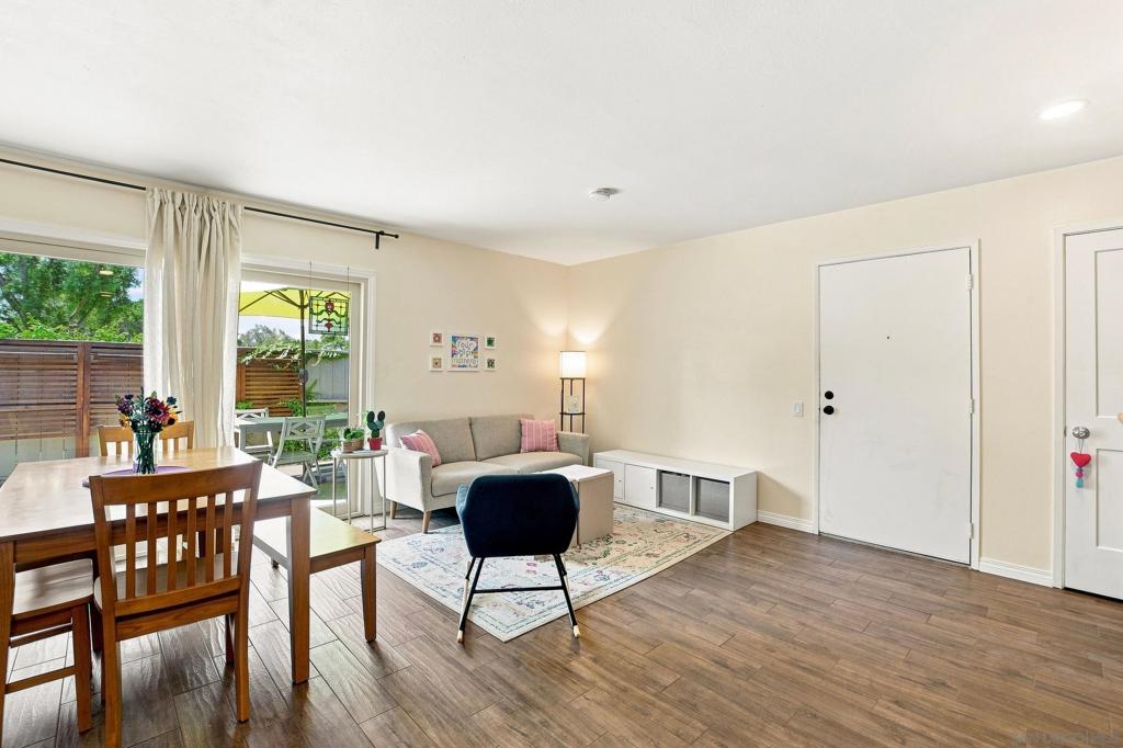 9645 Easter Way Property Photo 4