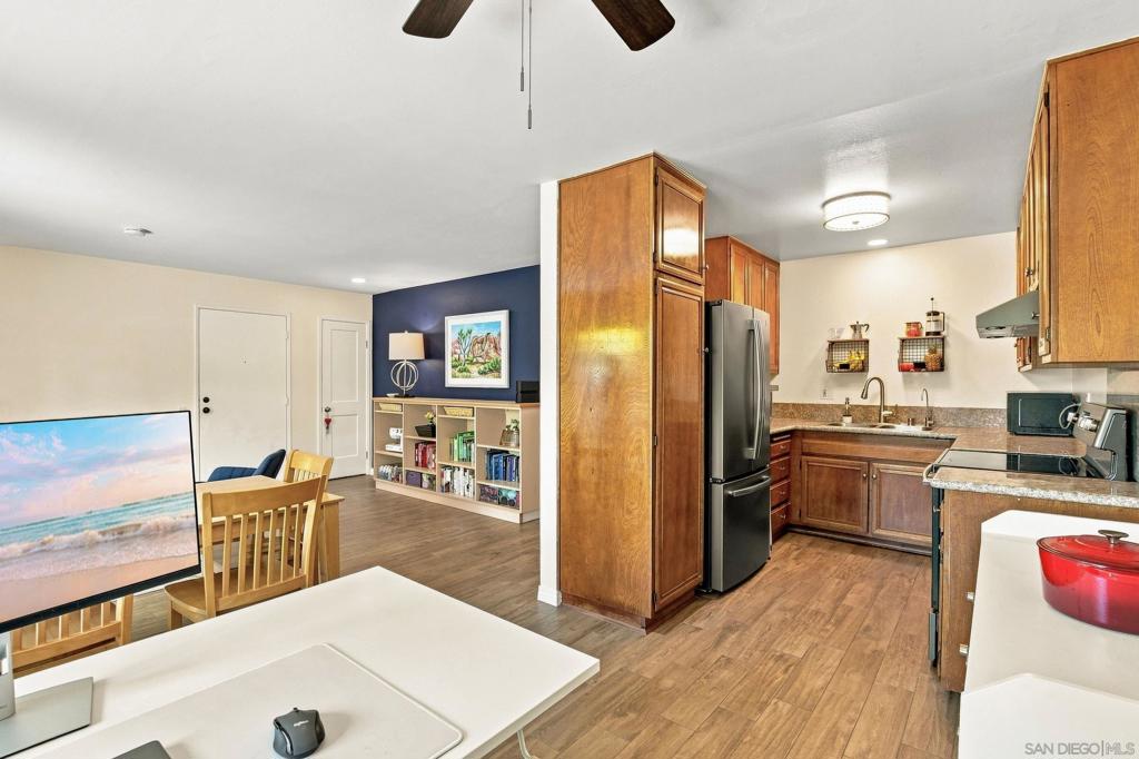 9645 Easter Way Property Photo 8
