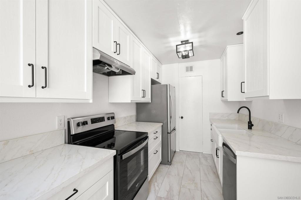 4851 Collwood Blvd B Property Photo 5