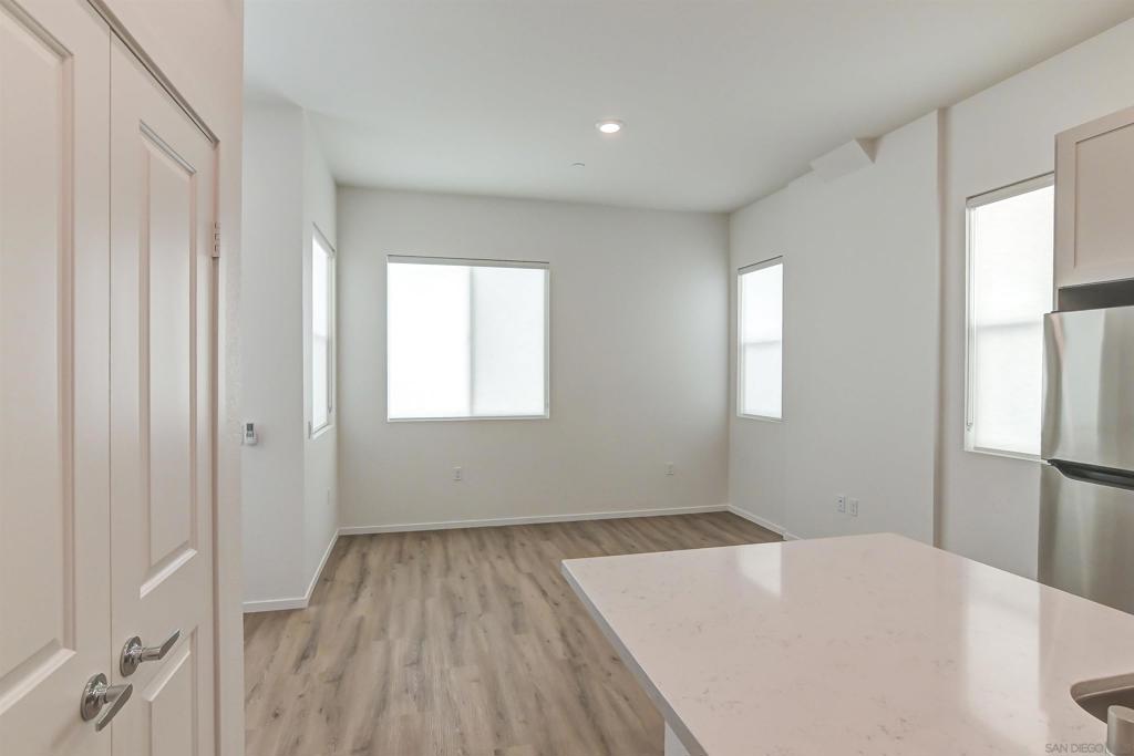 2054 58 N Highland Ave Property Photo 6
