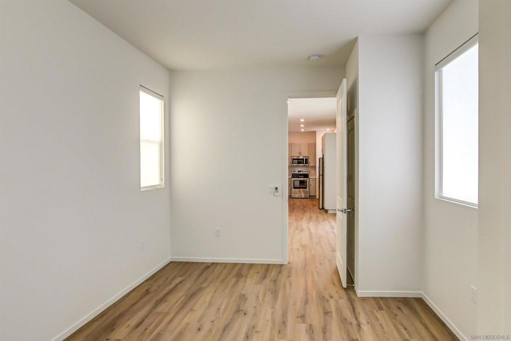 2054 58 N Highland Ave Property Photo 8
