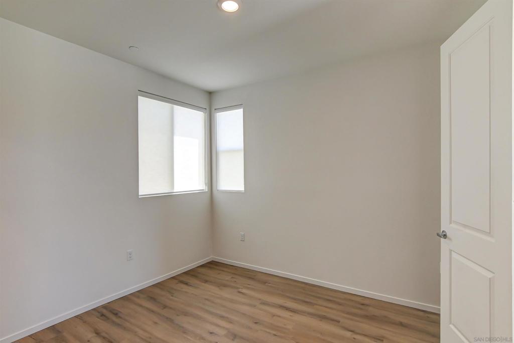 2054 58 N Highland Ave Property Photo 10