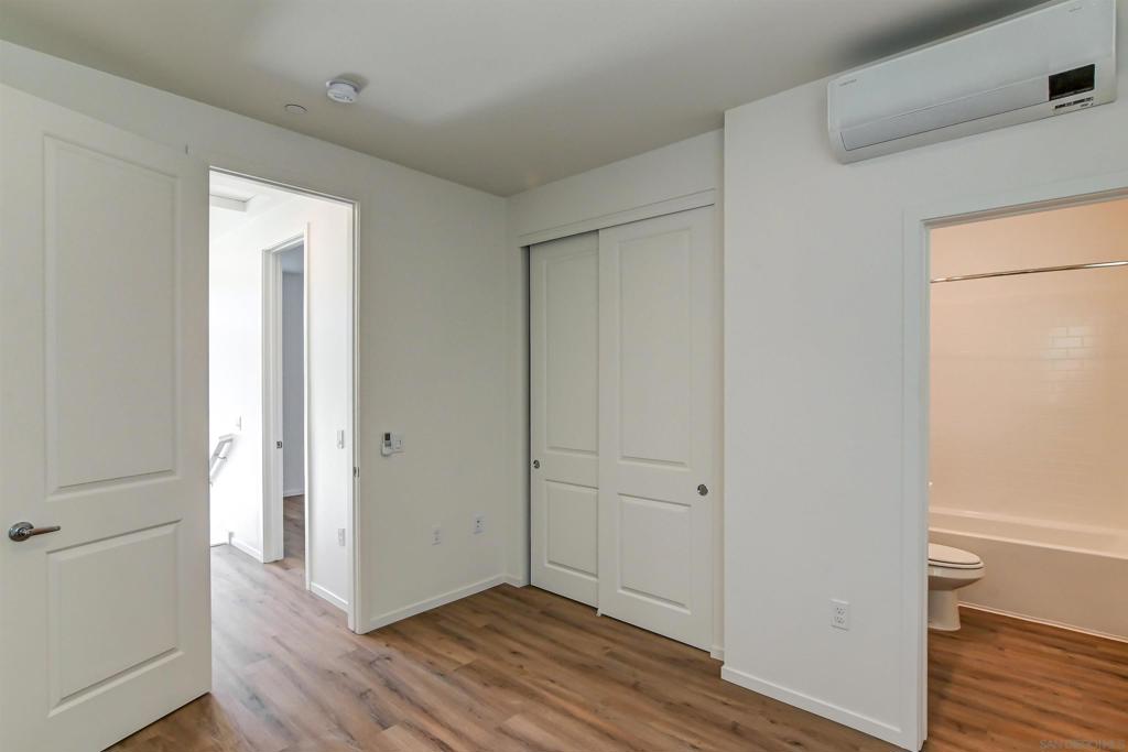 2054 58 N Highland Ave Property Photo 11