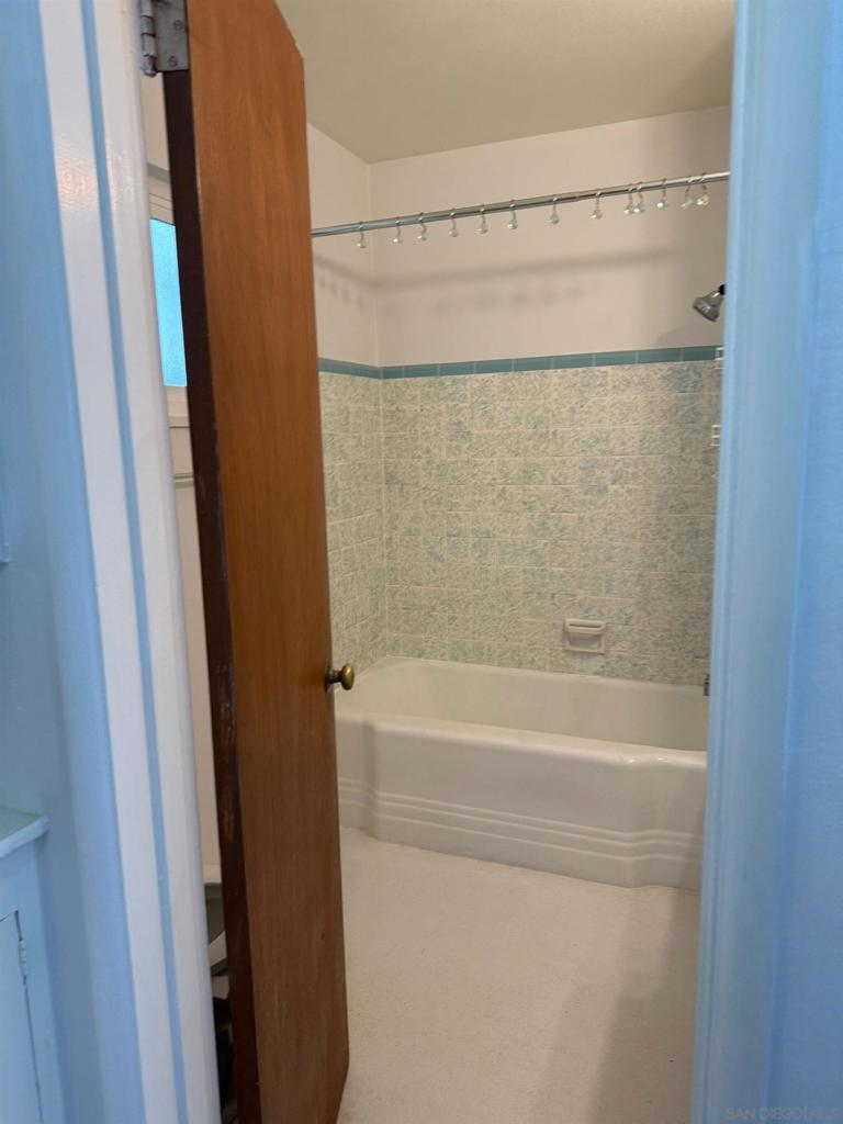 471 E Ave Property Photo 3
