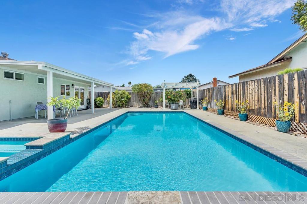 9202 Via De Amor Property Photo 27