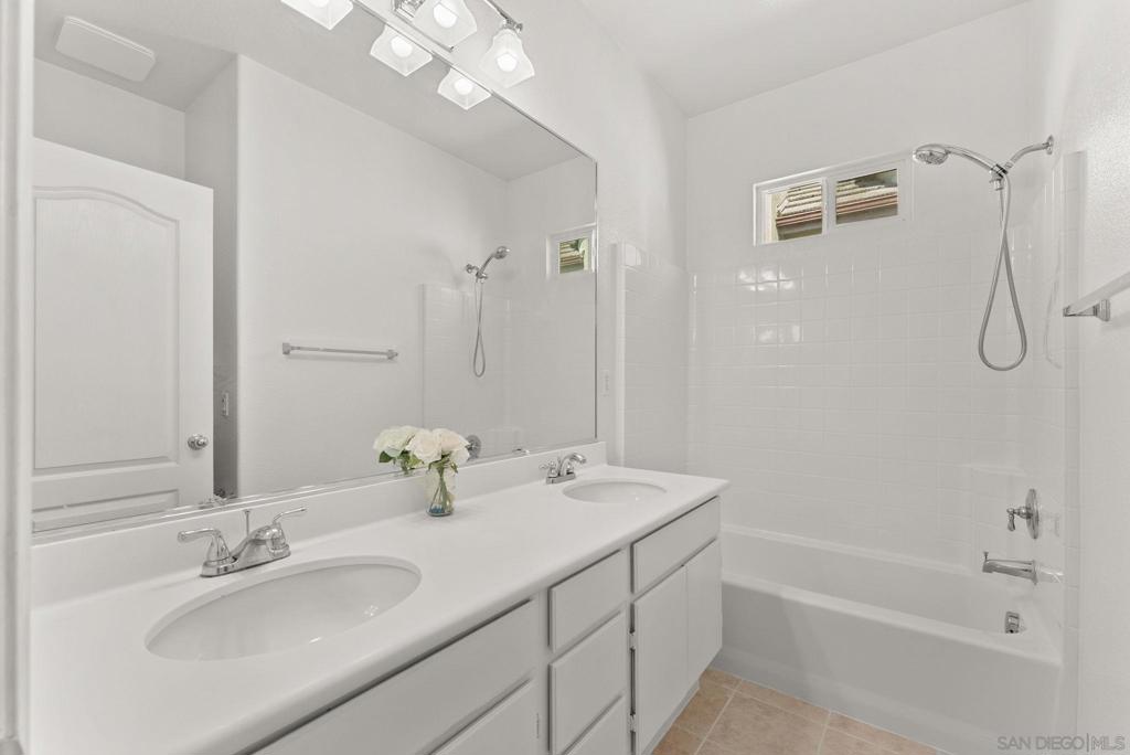 10086 Baylee Ln Property Photo 16