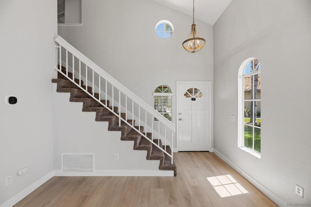633 Thunder Gln Property Photo 6