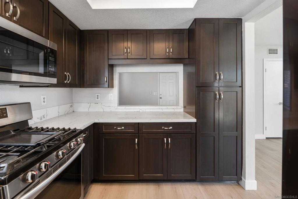 633 Thunder Gln Property Photo 14